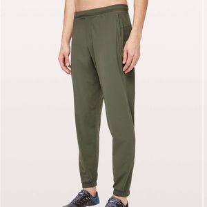 Lululemon Surge Jogger in Fatigue Green Size Large